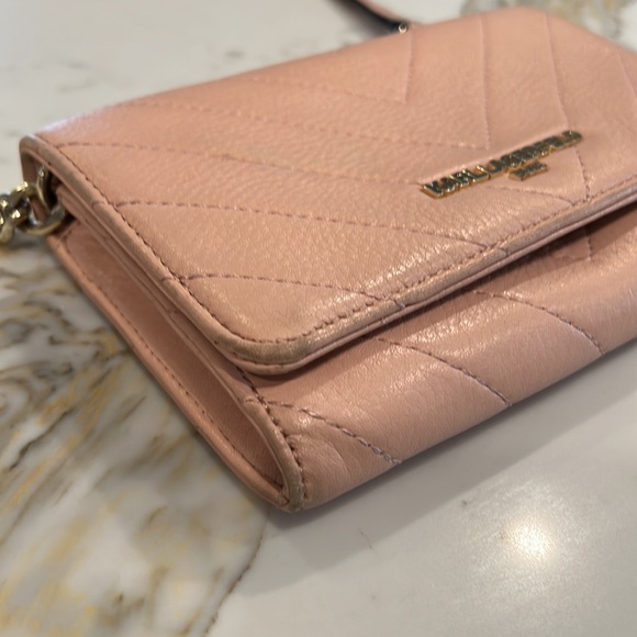 the bag Karl Lagerfeld is light pink - Picture 10 of 17